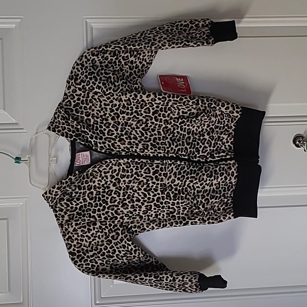 Girl's leopard print hoodie, NWT, size 4.
